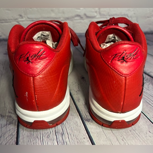 Jordan Flight Origin 3. Size 5.5Y
Gym Red/Black-White-Black - Picture 10 of 16